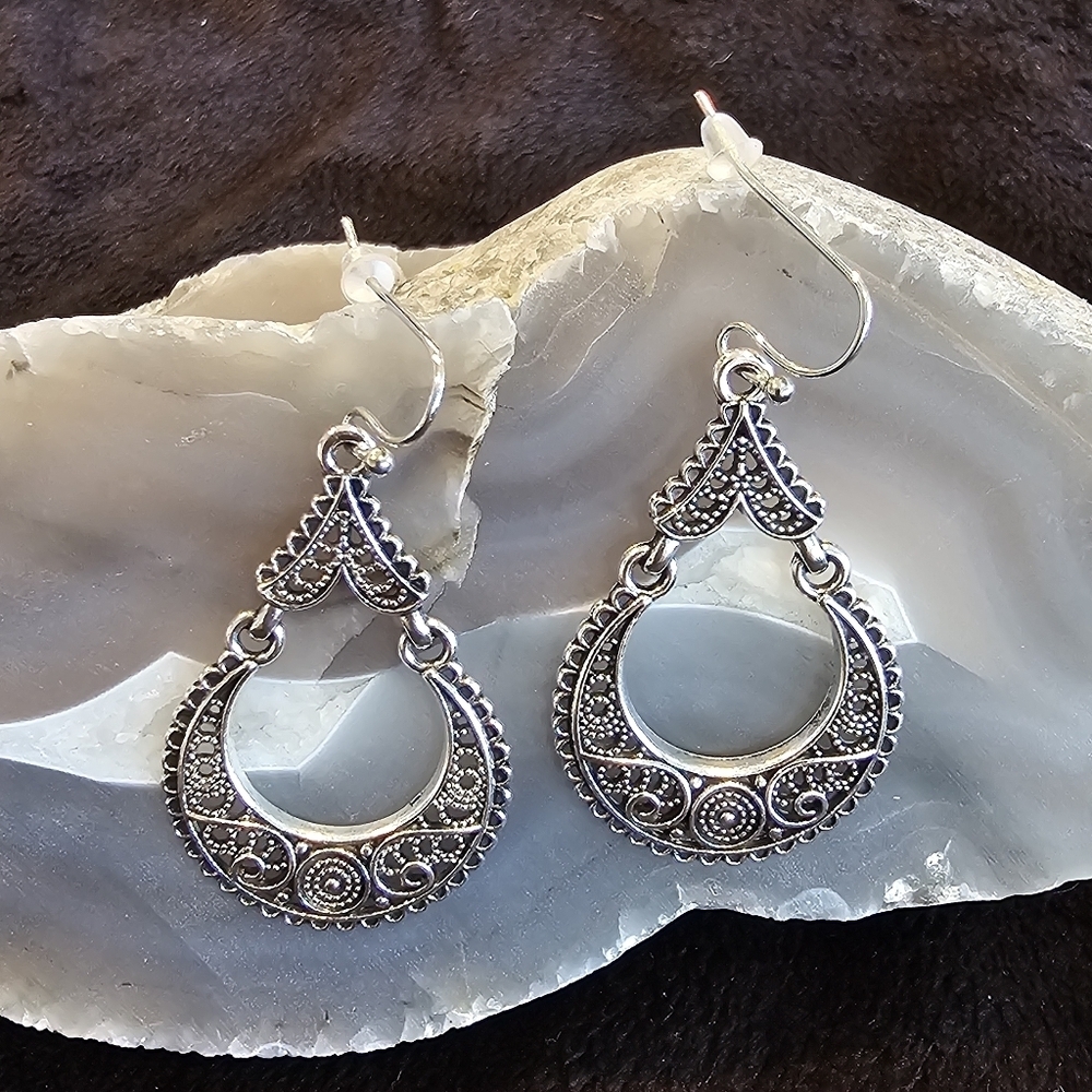 💥4 for $25💥 Silvertone Boho Drop Earrings